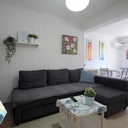 Sunny Los Alamos Apartment Torremolinos